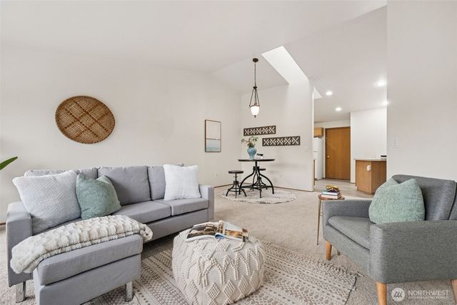 11026 11028 120th Street Ct E, Puyallup, WA 98374