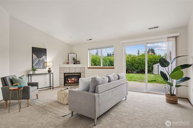 11026 11028 120th Street Ct E, Puyallup, WA 98374