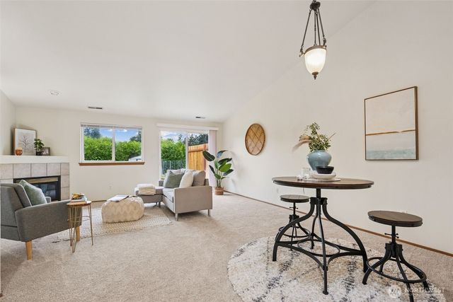 11026 11028 120th Street Ct E, Puyallup, WA 98374