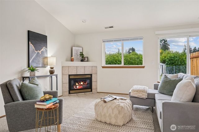 11026 11028 120th Street Ct E, Puyallup, WA 98374