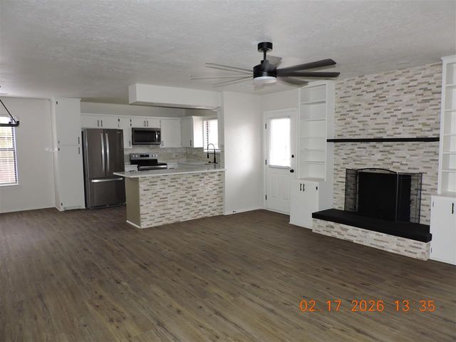 2408 NE 35th St, Lawton, OK 73507