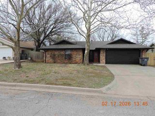 2408 NE 35th St, Lawton, OK 73507