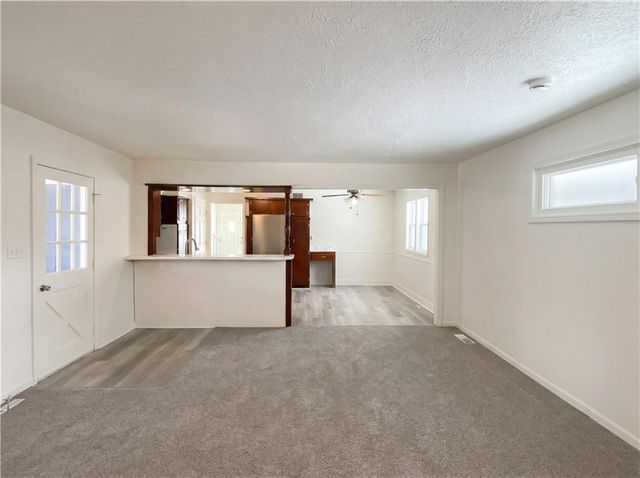 14600 E 33rd Street, Independence, MO 64055