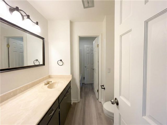 14600 E 33rd Street, Independence, MO 64055