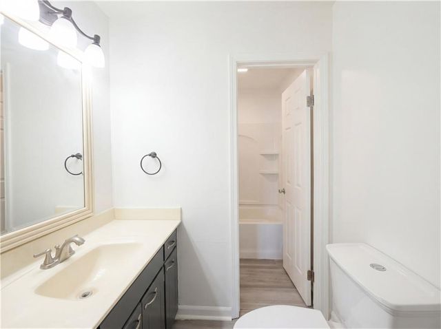 14600 E 33rd Street, Independence, MO 64055