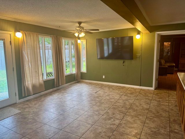 1625 Chatsworth Dr, Morgan City, LA 70380