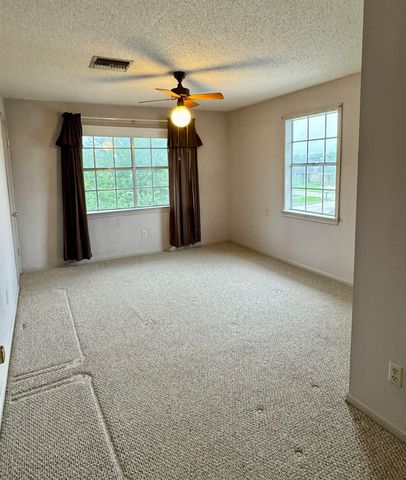 1625 Chatsworth Dr, Morgan City, LA 70380