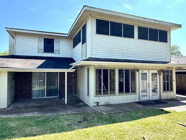 1625 Chatsworth Dr, Morgan City, LA 70380