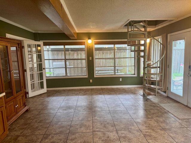 1625 Chatsworth Dr, Morgan City, LA 70380