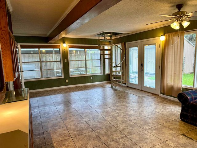 1625 Chatsworth Dr, Morgan City, LA 70380