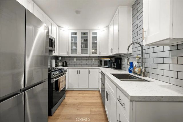2452 Chelsea Place M, Santa Monica, CA 90404