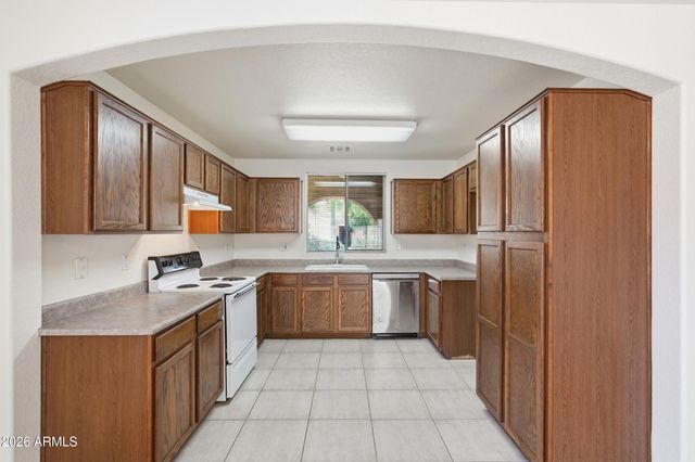 8336 W HAMMOND Lane, Tolleson, AZ 85353