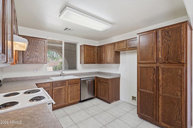 8336 W HAMMOND Lane, Tolleson, AZ 85353