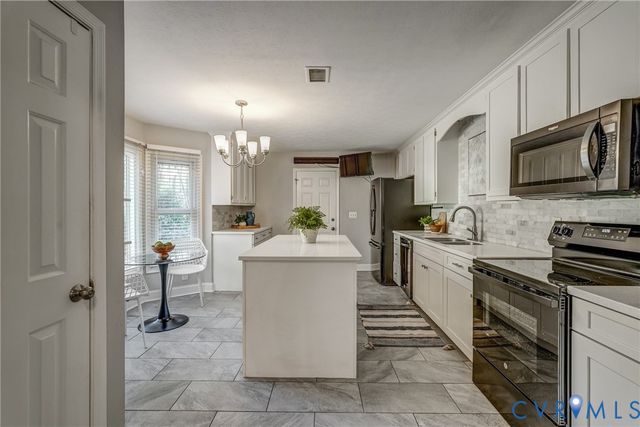 2806 Fairgate Rd, Chesterfield, VA 23112