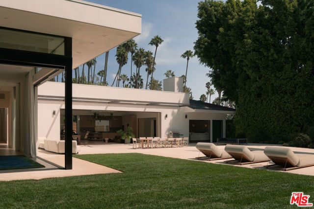 410 Doheny Road, Beverly Hills, CA 90210