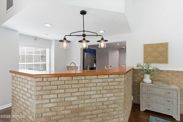 8631 SAN SERVERA Drive E, Jacksonville, FL 32217