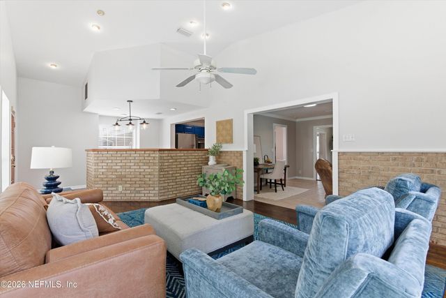 8631 SAN SERVERA Drive E, Jacksonville, FL 32217