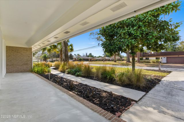 8631 SAN SERVERA Drive E, Jacksonville, FL 32217