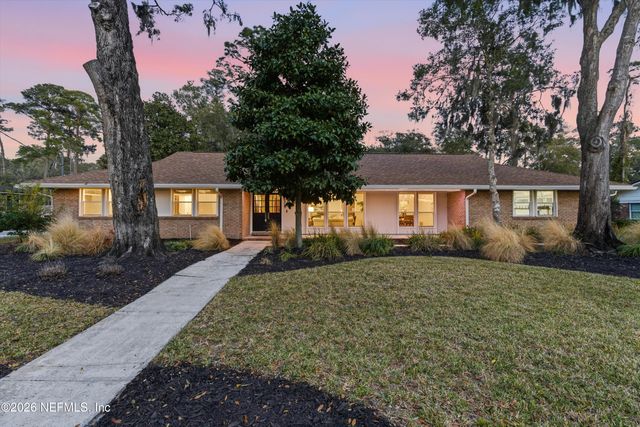 8631 SAN SERVERA Drive E, Jacksonville, FL 32217