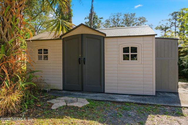 8631 SAN SERVERA Drive E, Jacksonville, FL 32217