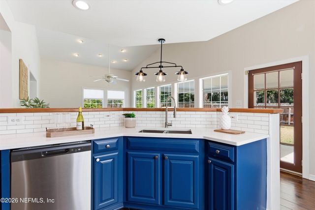 8631 SAN SERVERA Drive E, Jacksonville, FL 32217