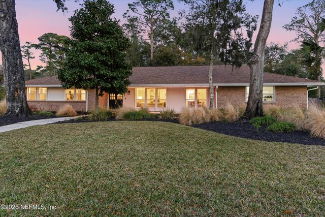 8631 SAN SERVERA Drive E, Jacksonville, FL 32217