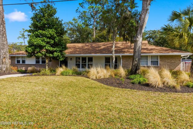8631 SAN SERVERA Drive E, Jacksonville, FL 32217