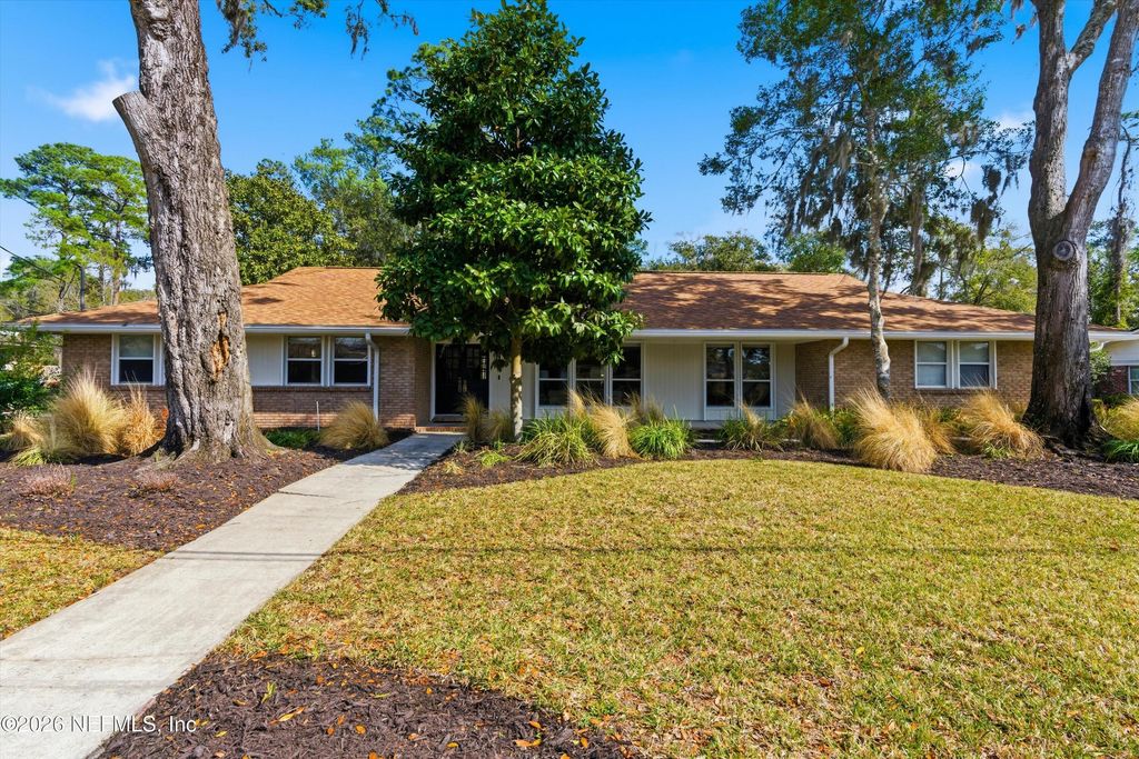 8631 SAN SERVERA Drive E, Jacksonville, FL 32217