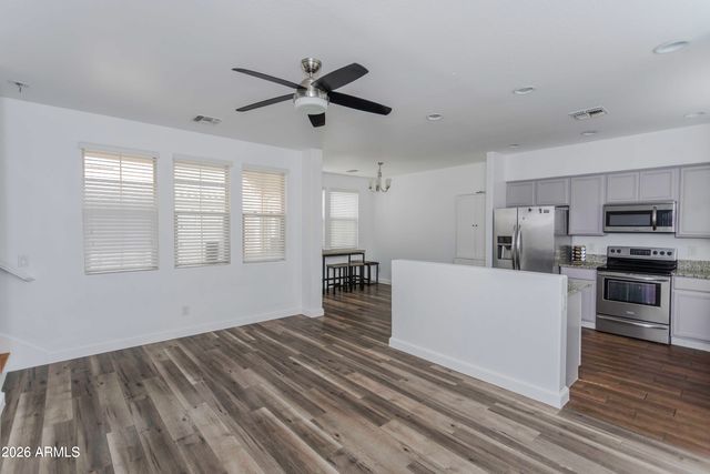 1828 N 77TH Glen, Phoenix, AZ 85035