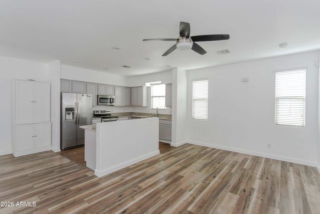 1828 N 77TH Glen, Phoenix, AZ 85035