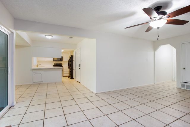 6401 Dorchester Trail, North Richland Hills, TX 76182