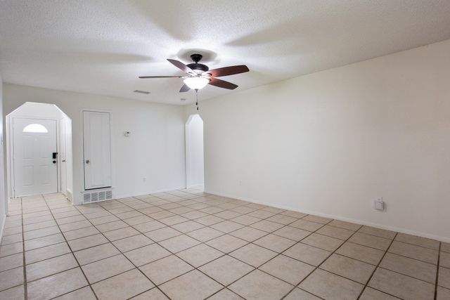 6401 Dorchester Trail, North Richland Hills, TX 76182