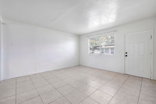 515 NE 150th Street 3, Miami, FL 33161