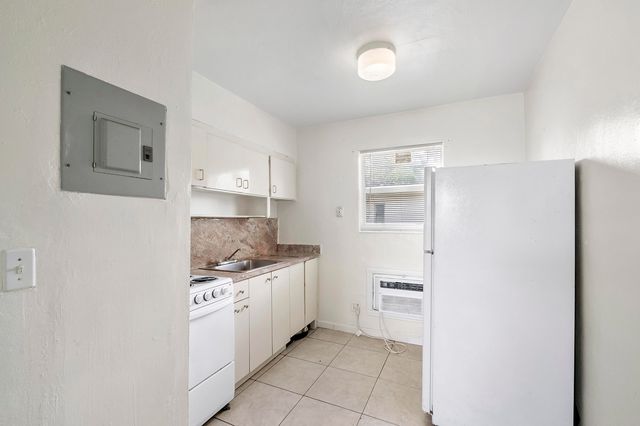 515 NE 150th Street 3, Miami, FL 33161