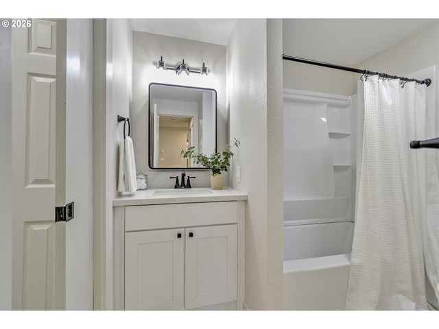 11670 Sw BOONES BEND Dr 46, Beaverton, OR 97008