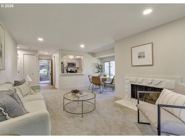 11670 Sw BOONES BEND Dr 46, Beaverton, OR 97008