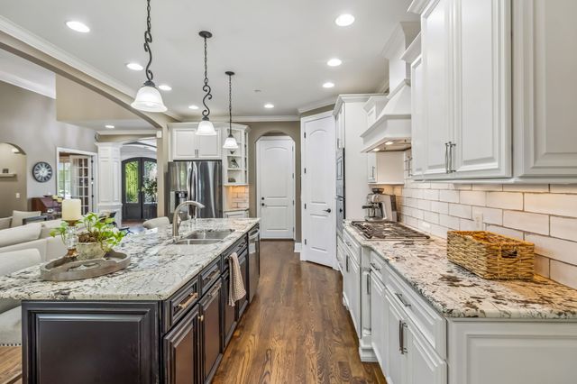 2005 Clifton Johnston Ct, Nolensville, TN 37135