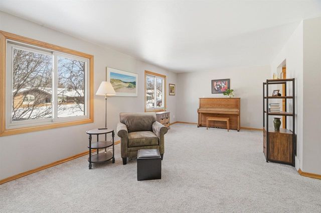29 HILLOCK COURT, Appleton, WI 54914