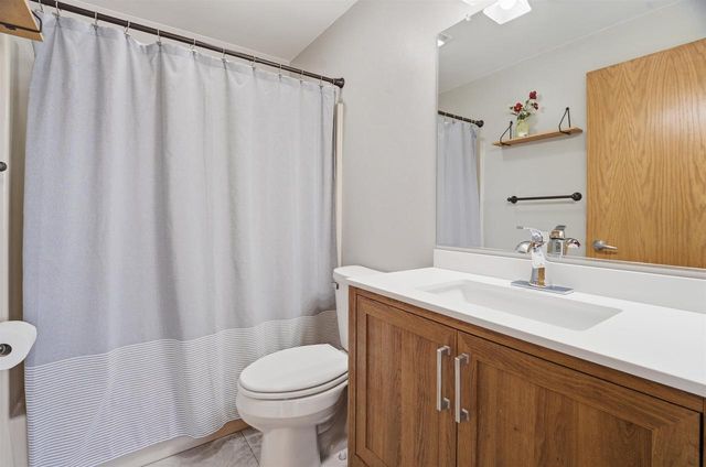 29 HILLOCK COURT, Appleton, WI 54914