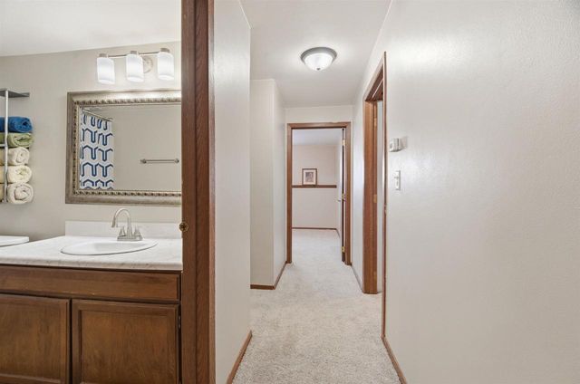 29 HILLOCK COURT, Appleton, WI 54914