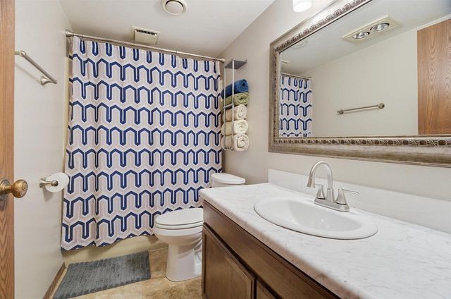 29 HILLOCK COURT, Appleton, WI 54914