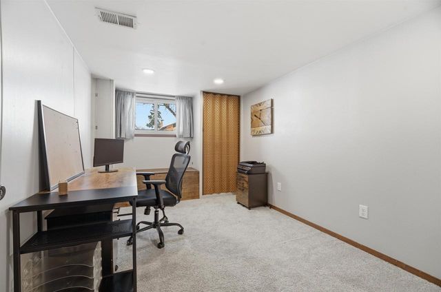 29 HILLOCK COURT, Appleton, WI 54914