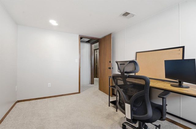 29 HILLOCK COURT, Appleton, WI 54914