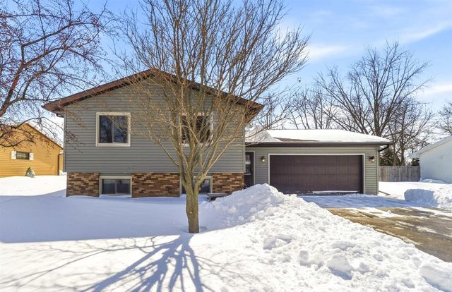 29 HILLOCK COURT, Appleton, WI 54914