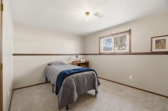 29 HILLOCK COURT, Appleton, WI 54914