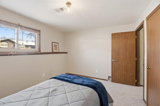 29 HILLOCK COURT, Appleton, WI 54914