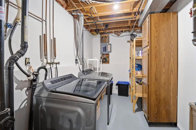 29 HILLOCK COURT, Appleton, WI 54914