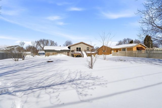 29 HILLOCK COURT, Appleton, WI 54914