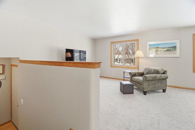 29 HILLOCK COURT, Appleton, WI 54914