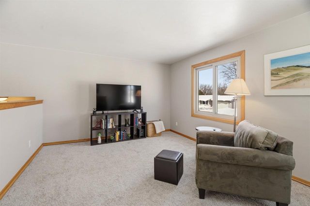 29 HILLOCK COURT, Appleton, WI 54914